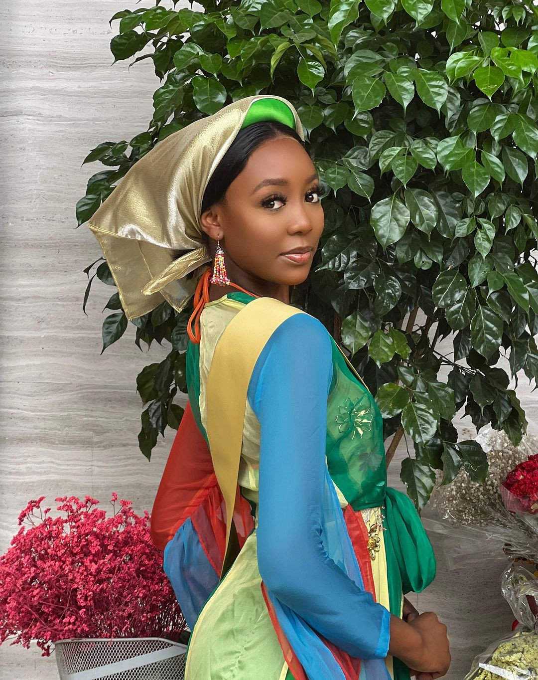 Người đẹp Nam Phi - Gugulethu Mayisela - gặp sự cố tại sân bay khi đến Việt Nam tham dự cuộc thi.