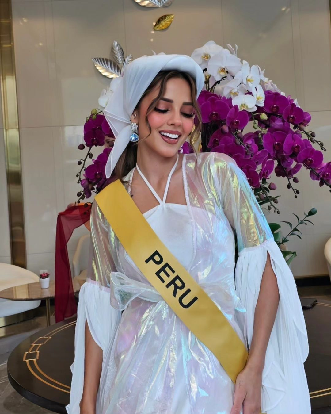 Người đẹp Peru - Luciana Fuster cho biết cô đã có chuyến bay kéo dài 36 tiếng để có mặt ở Hà Nội.