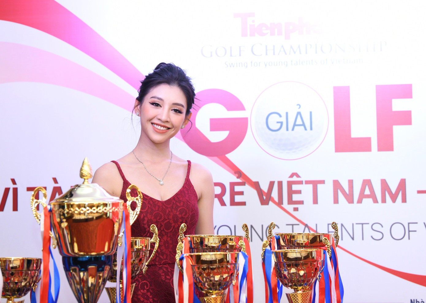 Gần đây, Lê Thanh Tú cũng đăng quang Hoa khôi Miss Golf Việt Nam 2022. Cô thường xuyên tham gia thi đấu tại các giải golf.