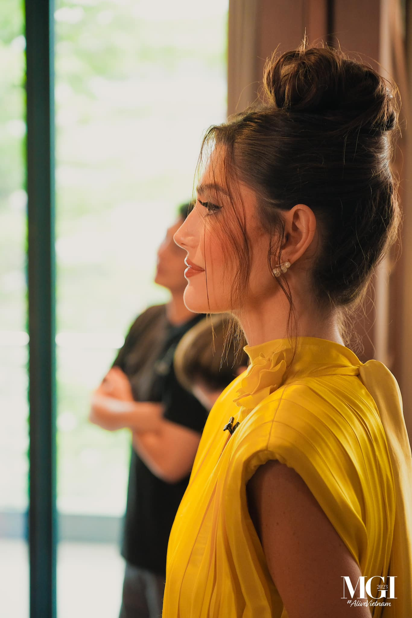 Đương kim Hoa hậu Hòa bình Quốc tế Isabella Menin là giám khảo phỏng vấn kín. Đương kim Hoa hậu Hòa bình Quốc tế Isabella Menin là giám khảo phỏng vấn kín.