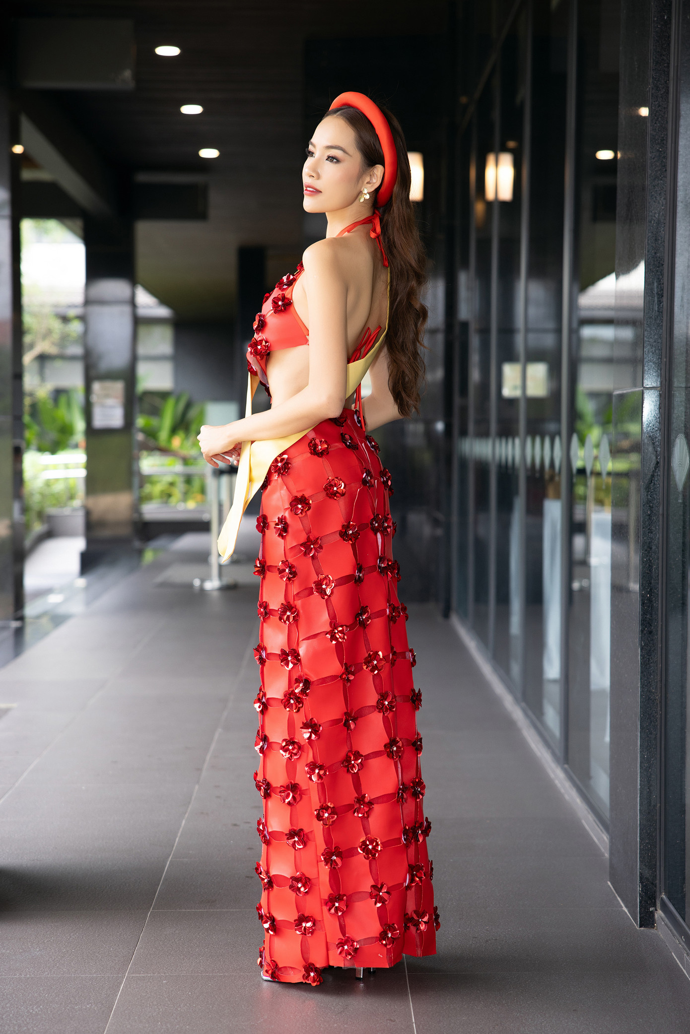 Lê Hoàng Phương diện áo yếm thi phỏng vấn kín. Lê Hoàng Phương diện áo yếm thi phỏng vấn kín.