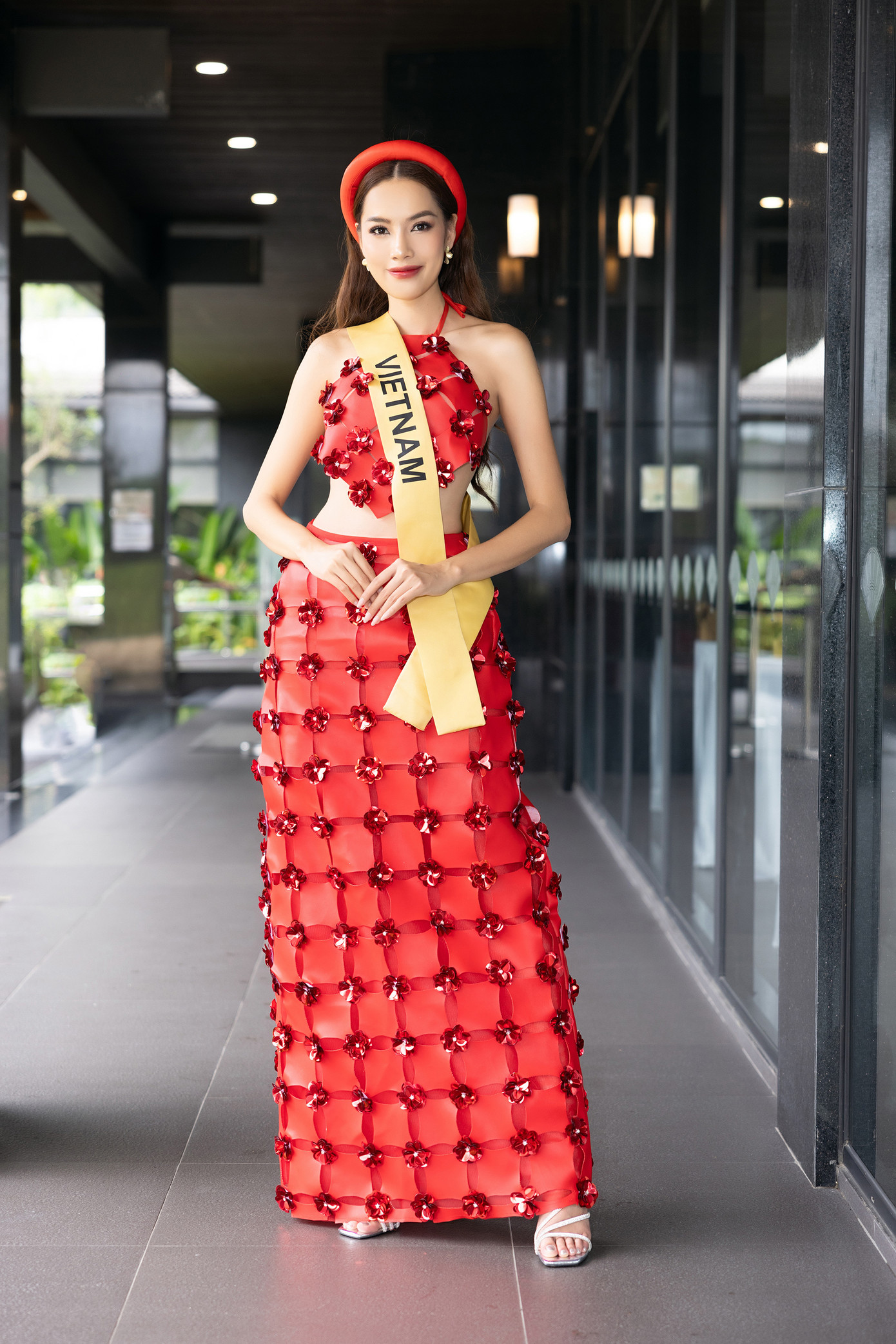 Lê Hoàng Phương diện áo yếm thi phỏng vấn kín. Lê Hoàng Phương diện áo yếm thi phỏng vấn kín.