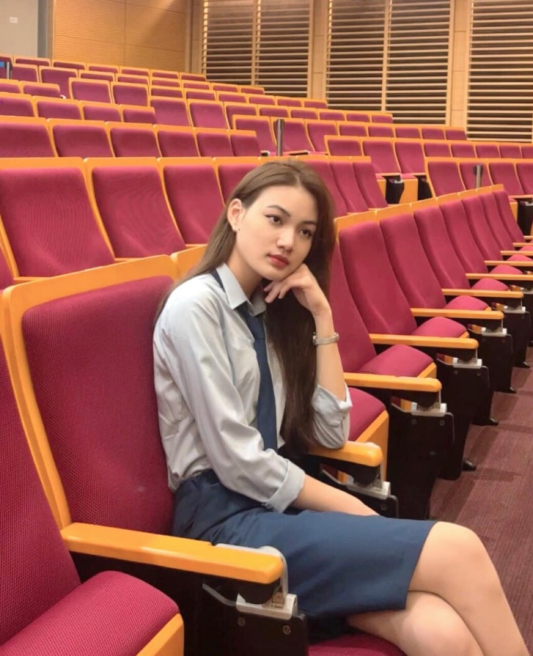 Á hậu 1 Miss Earth Vietnam thu hút bởi vẻ giản dị, trong sáng.