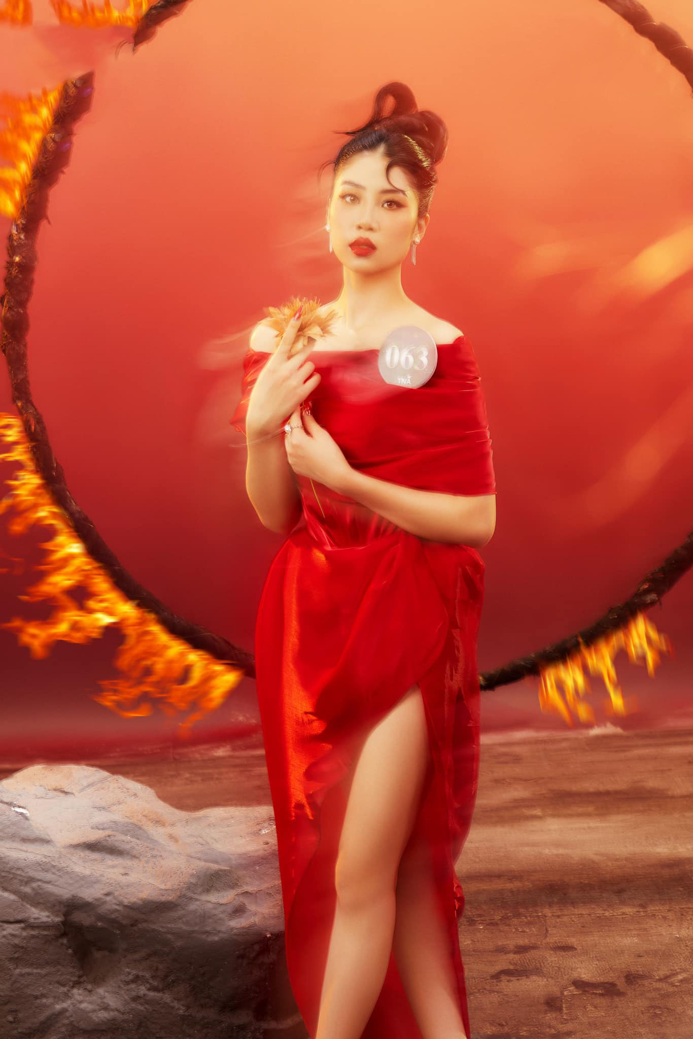 Tối 14/10, người đẹp Đỗ Thị Lan Anh đến từ Hà Nội đã đăng quang Hoa hậu Trái Đất Việt Nam 2023. Cô đại diện Việt Nam tham gia cuộc thi Miss Earth 2023 diễn ra cuối năm nay trên chính sân nhà.