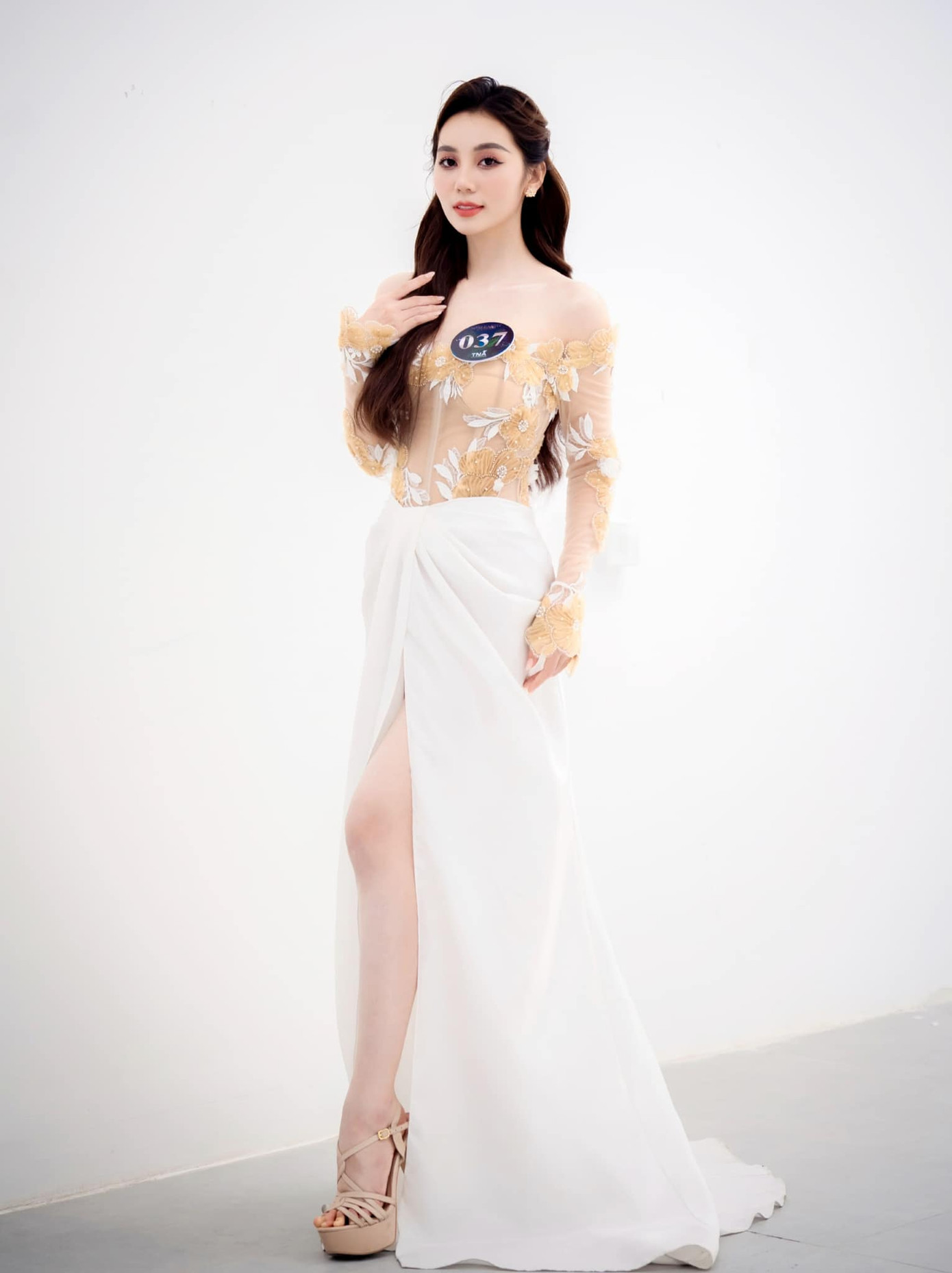 Hoàng Thị Kim Chi là thí sinh nổi bật tại cuộc thi năm nay. Cô là thí sinh được huấn luyện viên Bùi Quỳnh Hoa trao vòng nguyệt quế ngay khi chọn đội.