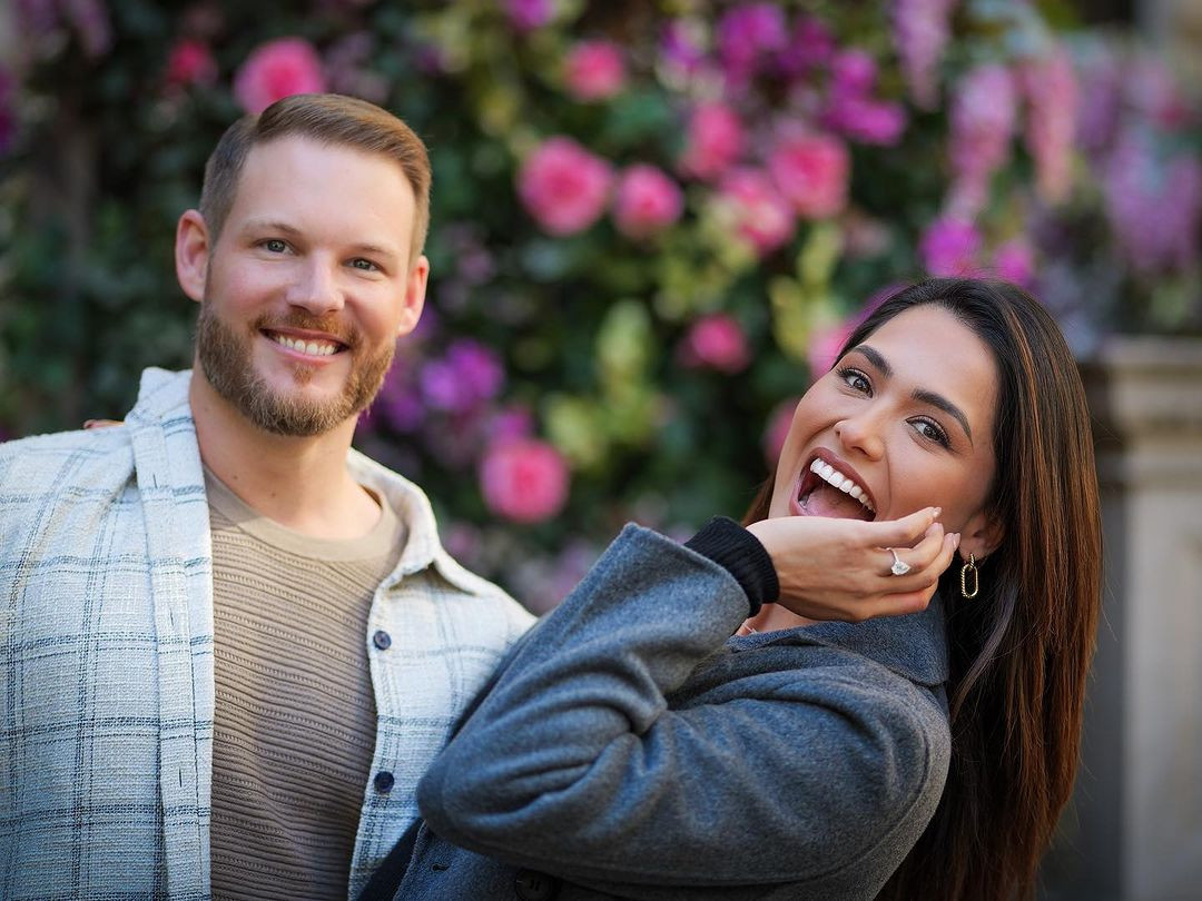 Andrea Meza được bạn trai - Ryan Antonio cầu hôn.