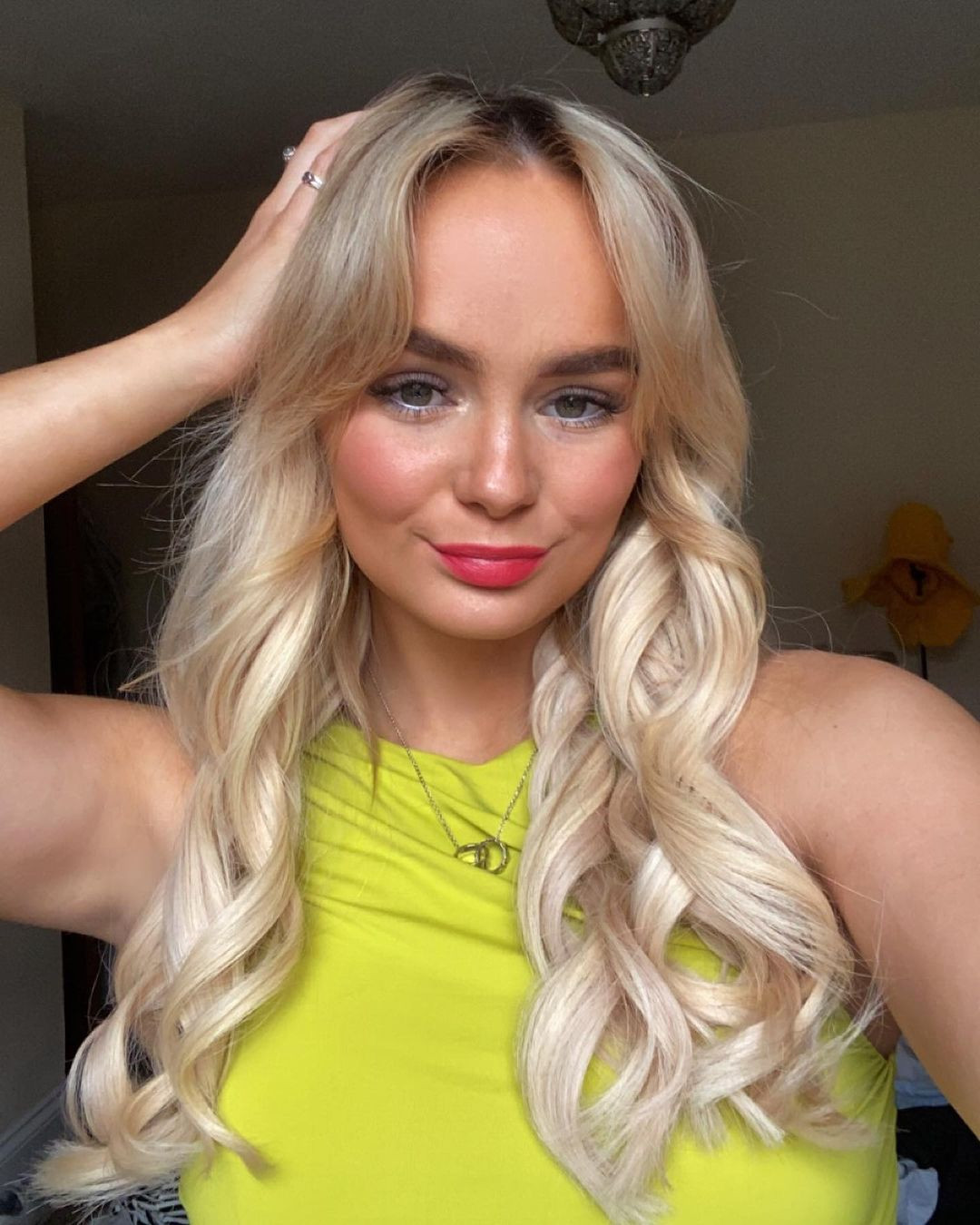 Kinh nghiệm về sức khỏe cộng đồng đã truyền cảm hứng cho người đẹp thúc đẩy các giải pháp bền vững trong bệnh viện và phòng khám. Người đẹp đặt mục tiêu giảm thiểu lãng phí đồ nhựa sử dụng một lần (khẩu trang, tạp dề, găng tay) và giáo dục người khác về các biện pháp thay thế và thực hành thân thiện với môi trường trong lĩnh vực chăm sóc sức khỏe.