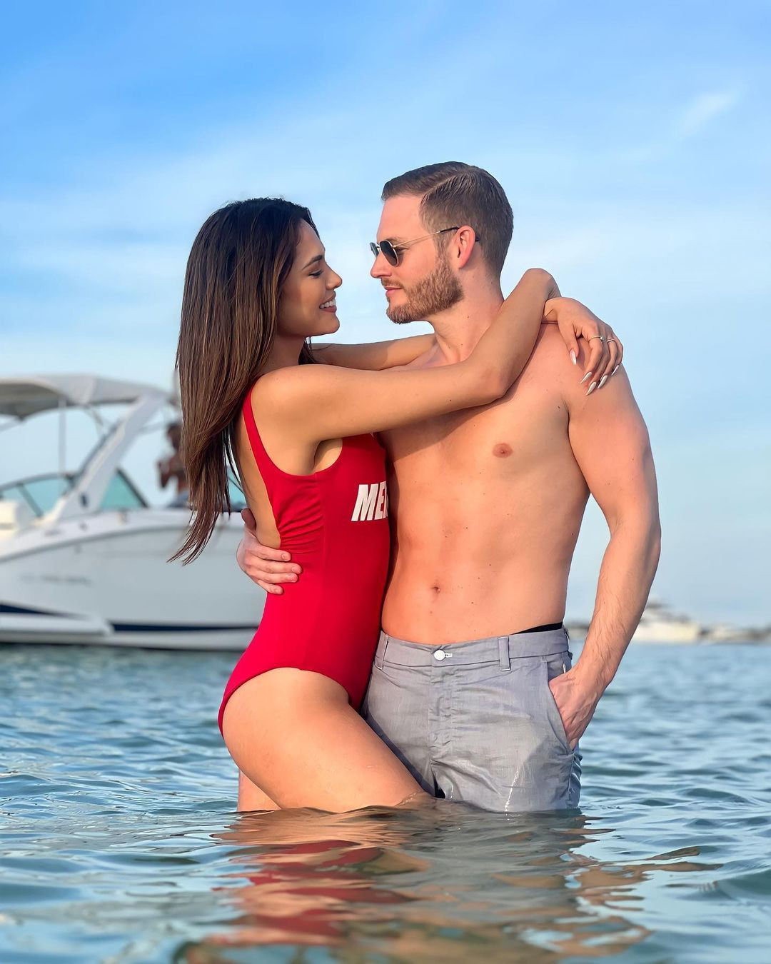 Andrea Meza được bạn trai - Ryan Antonio cầu hôn.