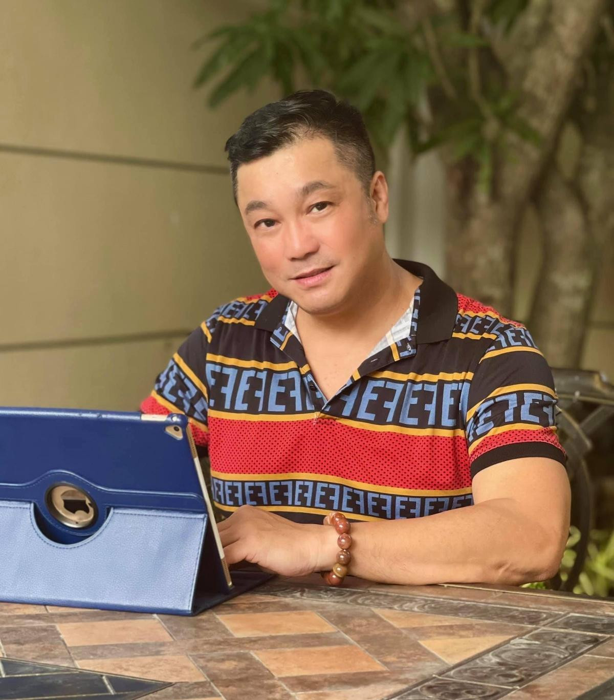 Ở tuổi 53, Lý Hùng vẫn độc thân.