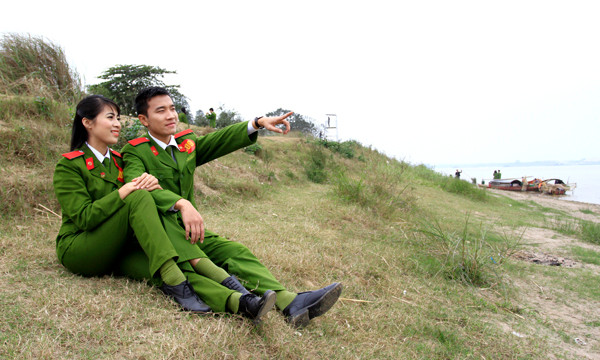 Những chiến sĩ tương lai đã tự tin thể hiện nét tươi tắn, trẻ trung cũng như tự tạo dáng để chụp hình một cách thoải mái