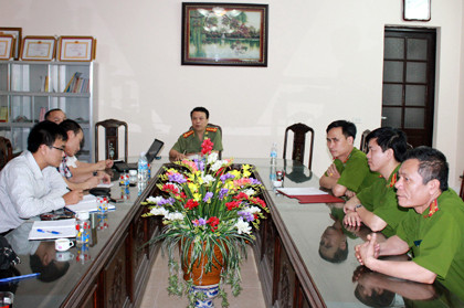 Lãnh đạo công an huyện Kiến Xương trong buổi làm việc với PV ngày 174