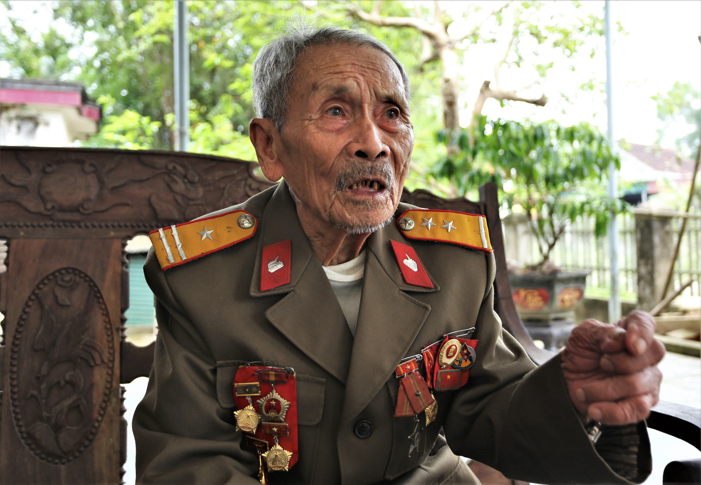 Cựu chiến binh Trần Văn Tứ hồi nhớ ký ức về những năm tháng chiến đấu ở Điện Biên Phủ Cựu chiến binh Trần Văn Tứ hồi nhớ ký ức về những năm tháng chiến đấu ở Điện Biên Phủ