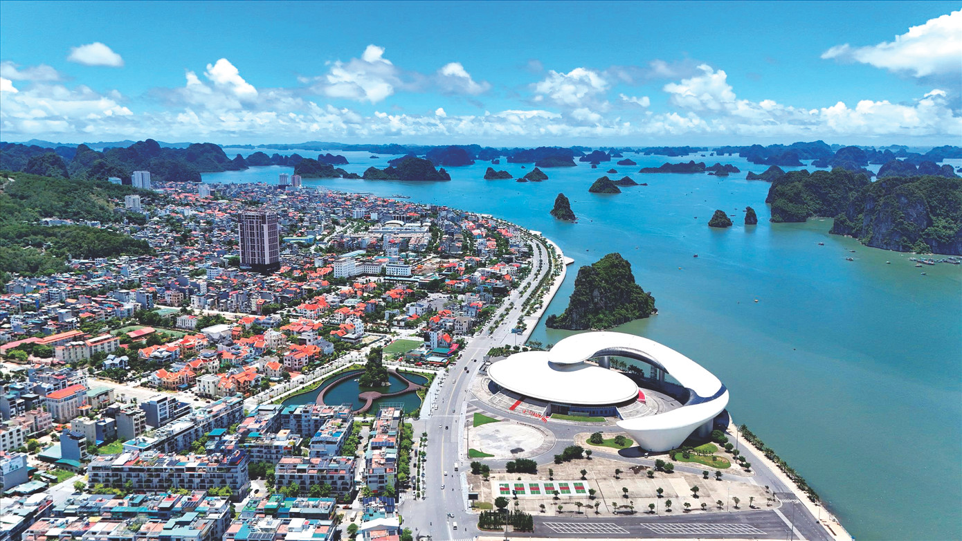 Quảng Ninh sẽ là thành phố theo mô hình riêng. Ảnh: Hoàng Dương