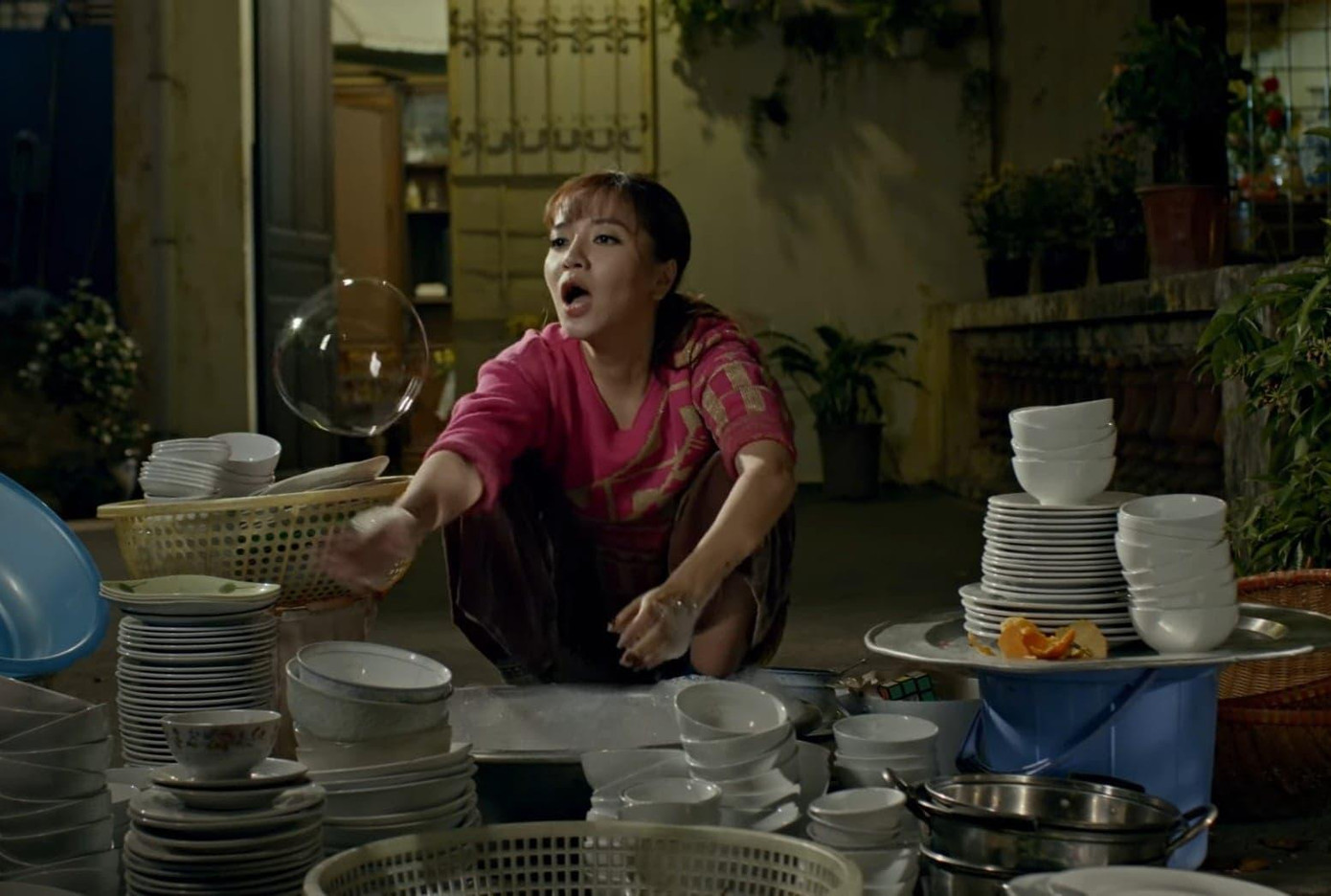 Cảnh trong MV “Bao giờ lấy chồng?” của ca sỹ Bích Phương Cảnh trong MV “Bao giờ lấy chồng?” của ca sỹ Bích Phương