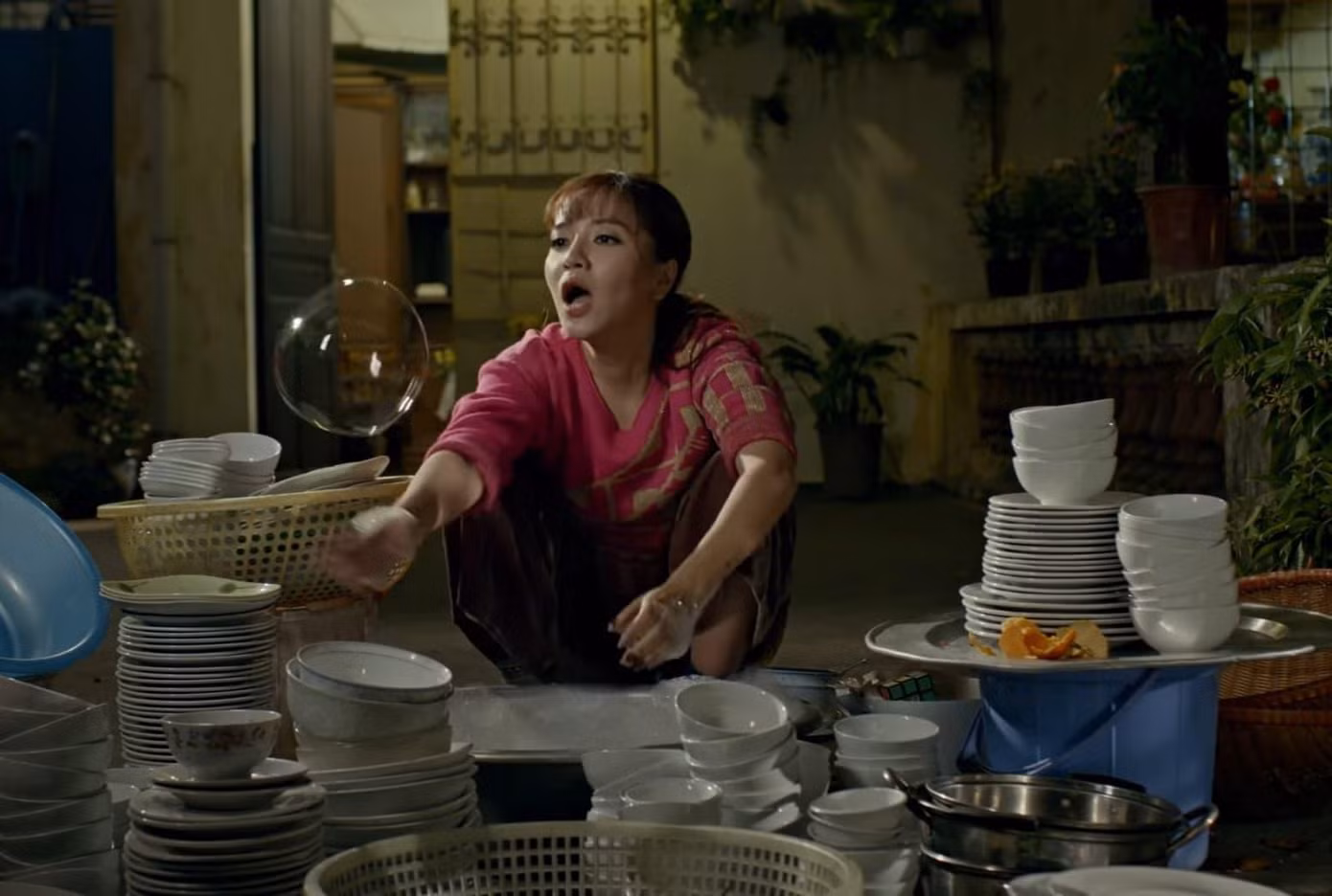 Cảnh trong MV “Bao giờ lấy chồng?” của ca sỹ Bích Phương Cảnh trong MV “Bao giờ lấy chồng?” của ca sỹ Bích Phương