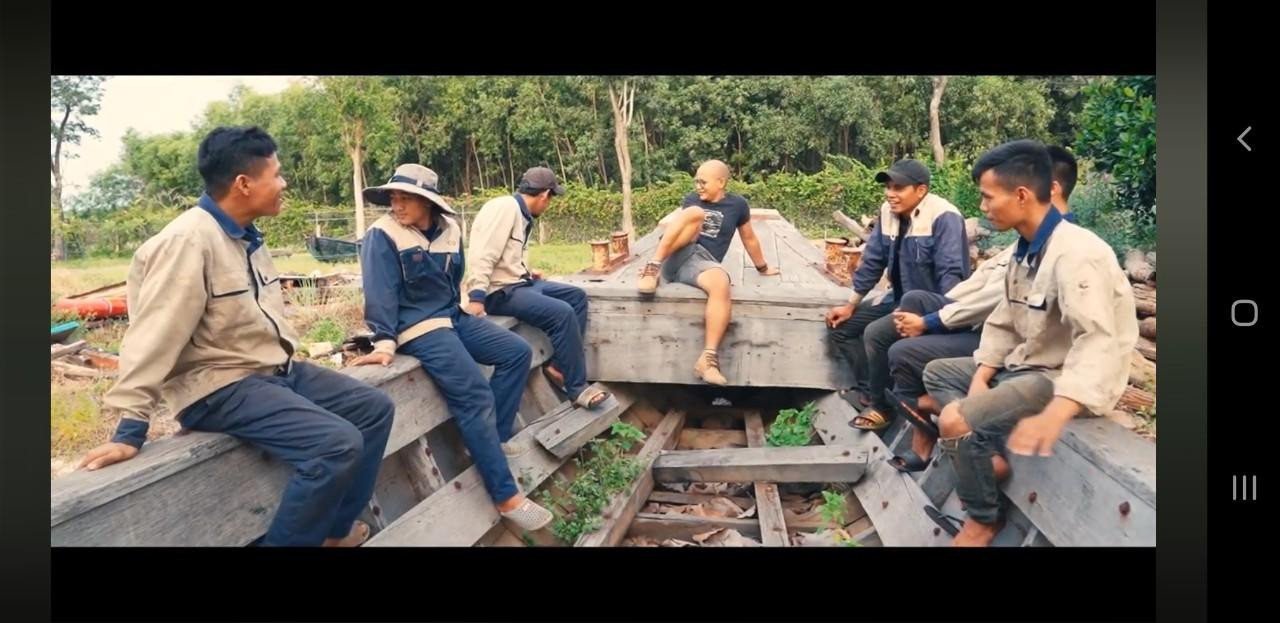 Tân “trọc” và những người anh em H’re