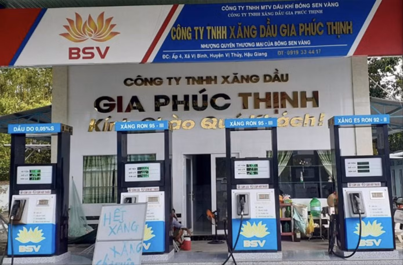 Doanh nghiệp cho rằng, cần có cơ chế quản lý các đầu mối bằng cách tách khỏi khâu bán lẻ và tổng kiểm tra các doanh nghiệp có nhiều vi phạm Ảnh: Nguyễn Bằng Doanh nghiệp cho rằng, cần có cơ chế quản lý các đầu mối bằng cách tách khỏi khâu bán lẻ và tổng kiểm tra các doanh nghiệp có nhiều vi phạm Ảnh: Nguyễn Bằng