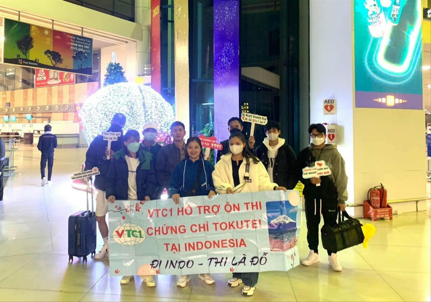 Một nhóm lao động Việt phải bỏ ra cả nghìn USD sang Indonesia thi tuyển để sang Nhật làm việc