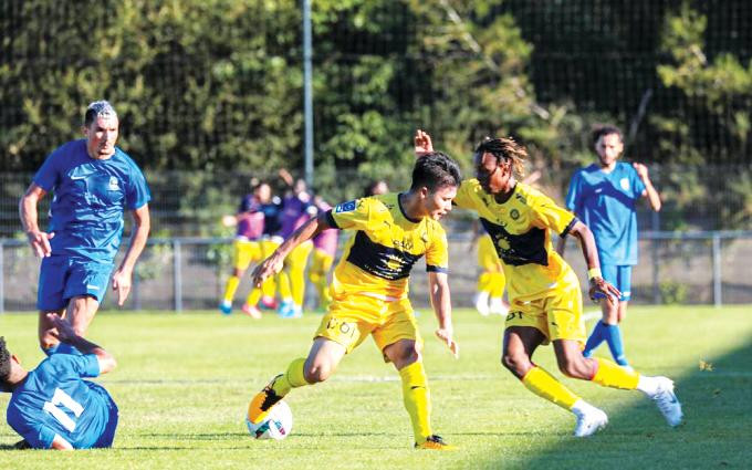 Quang Hải đi bóng trong trận Pau FC thắng giao hữu Landes 5-0 ngày 8/7 Quang Hải đi bóng trong trận Pau FC thắng giao hữu Landes 5-0 ngày 8/7