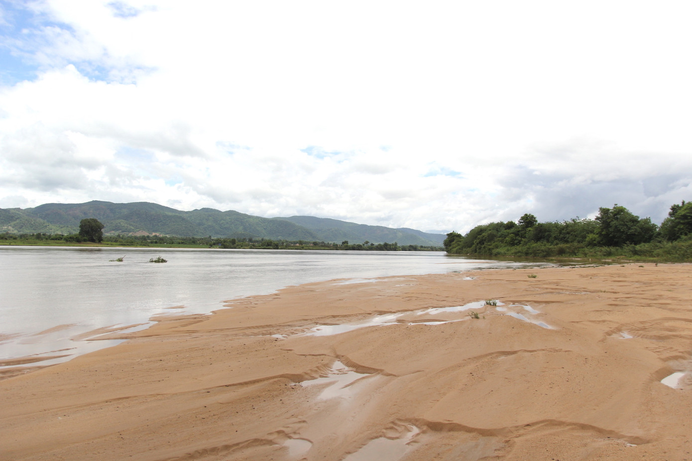 Dòng sông Ba, nơi thường xảy ra những vụ đuối nước thương tâm Dòng sông Ba, nơi thường xảy ra những vụ đuối nước thương tâm