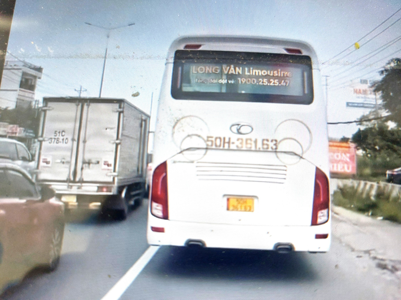 Hình ảnh một trường hợp vi phạm luật giao thông được người dân Bình Dương chuyển tới công an. Hình ảnh một trường hợp vi phạm luật giao thông được người dân Bình Dương chuyển tới công an.