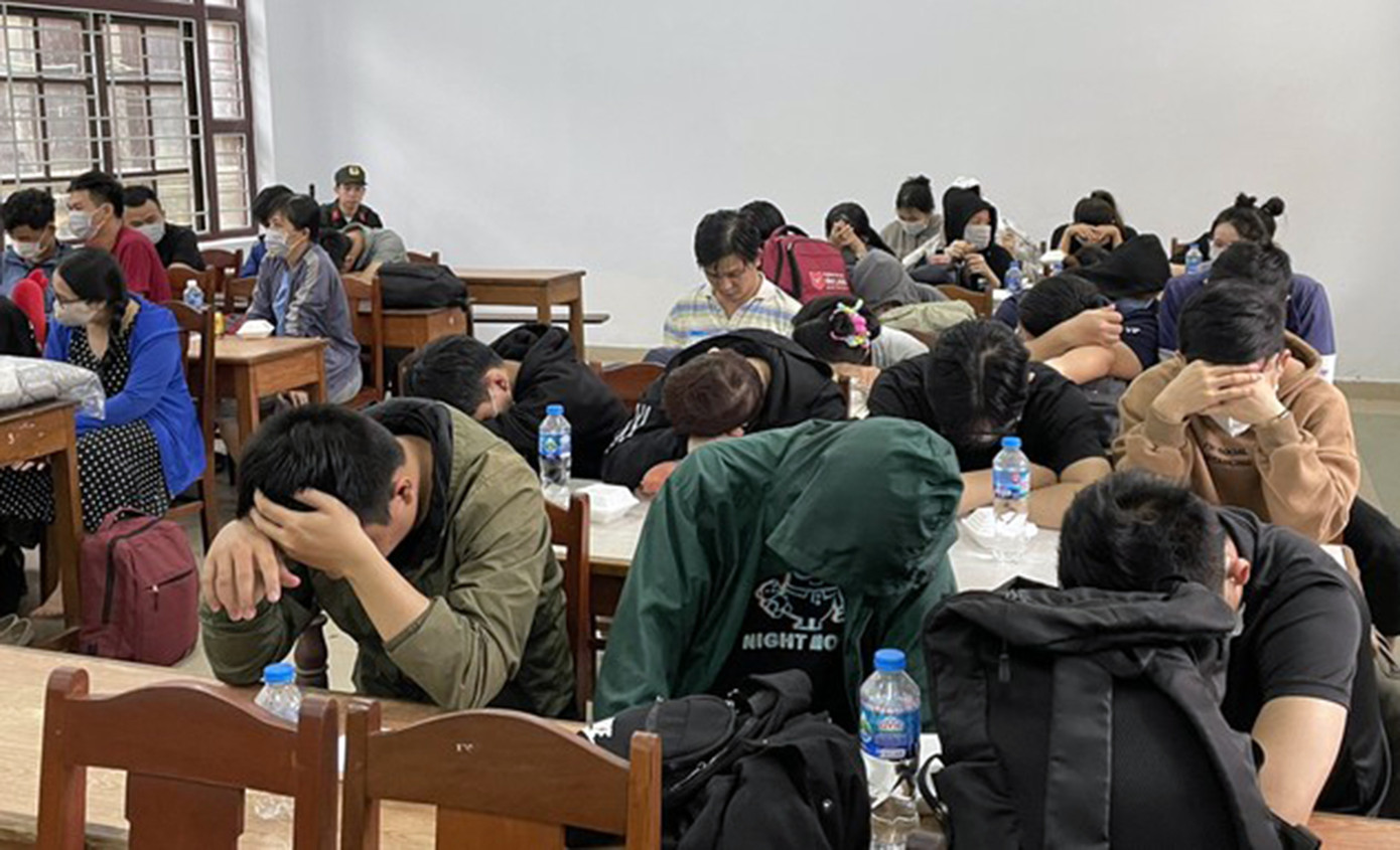 Tháng 1/2024, lực lượng công an triệt phá thành công ổ nhóm tội phạm hoạt động “tín dụng đen” bằng hình thức cho vay trực tuyến với lãi suất “cắt cổ” lên tới 500%/ năm do đối tượng Wang Yun Tao ( 36 tuổi, quốc tịch Trung Quốc) cầm đầu