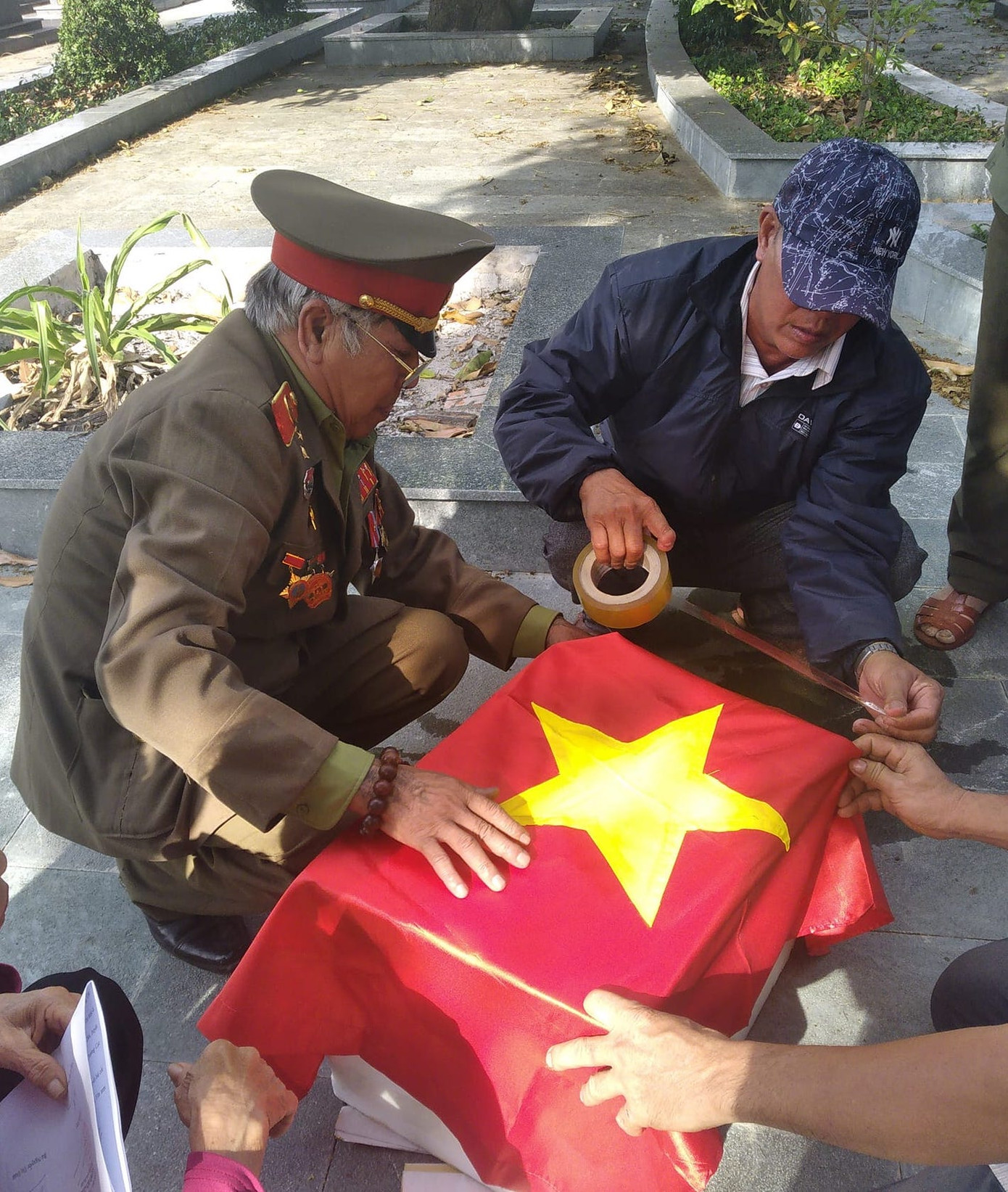 Phủ Quốc kỳ chuẩn bị đưa liệt sĩ về quê