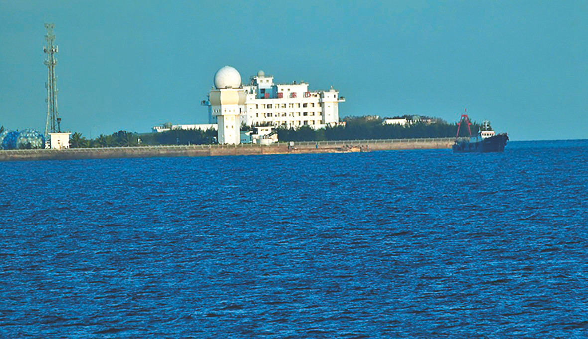 Đảo Gạc Ma bị Trung Quốc chiếm đóng trái phép và xây dựng bề thế Ảnh: Nick Út.