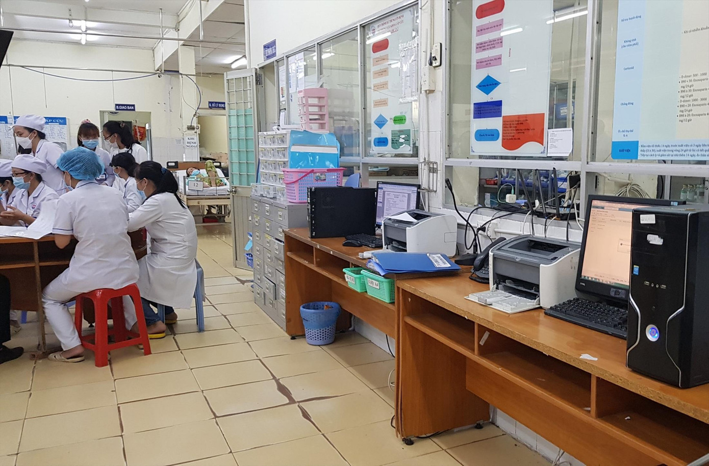 Hệ thống thiết bị CNTT tại khoa Cấp cứu, Bệnh viện Trưng Vương đã lỗi thời ảnh: Vân Sơn