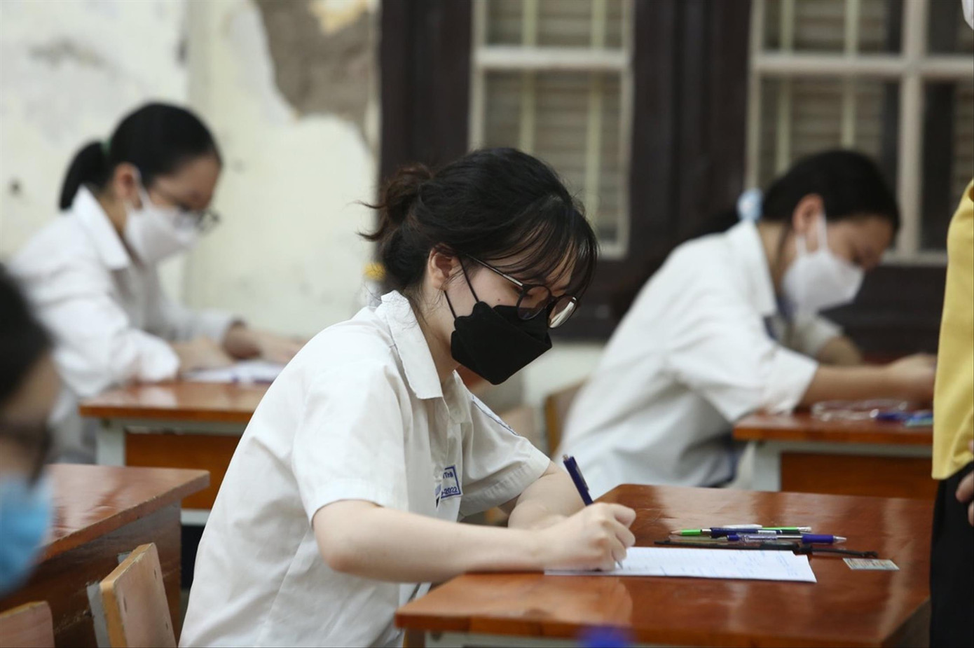 Nội dung đề thi chủ yếu dùng kiến thức của lớp 12 Nội dung đề thi chủ yếu dùng kiến thức của lớp 12