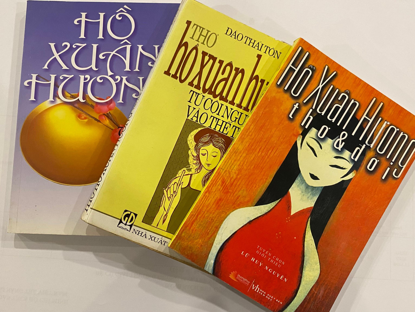 Một số cuốn sách thơ và sách về Hồ Xuân Hương Một số cuốn sách thơ và sách về Hồ Xuân Hương