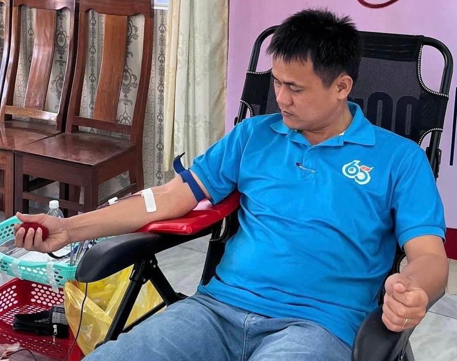 Anh Võ Đình Cháu đã 58 lần tham gia hiến máu tình nguyện. Ảnh: Thục Hiền Anh Võ Đình Cháu đã 58 lần tham gia hiến máu tình nguyện. Ảnh: Thục Hiền