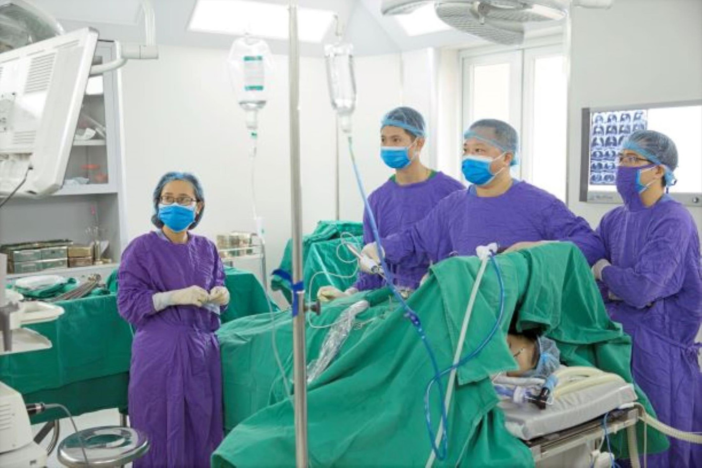 Giá nhiều dịch vụ tại các bệnh viện lớn giảm mạnh