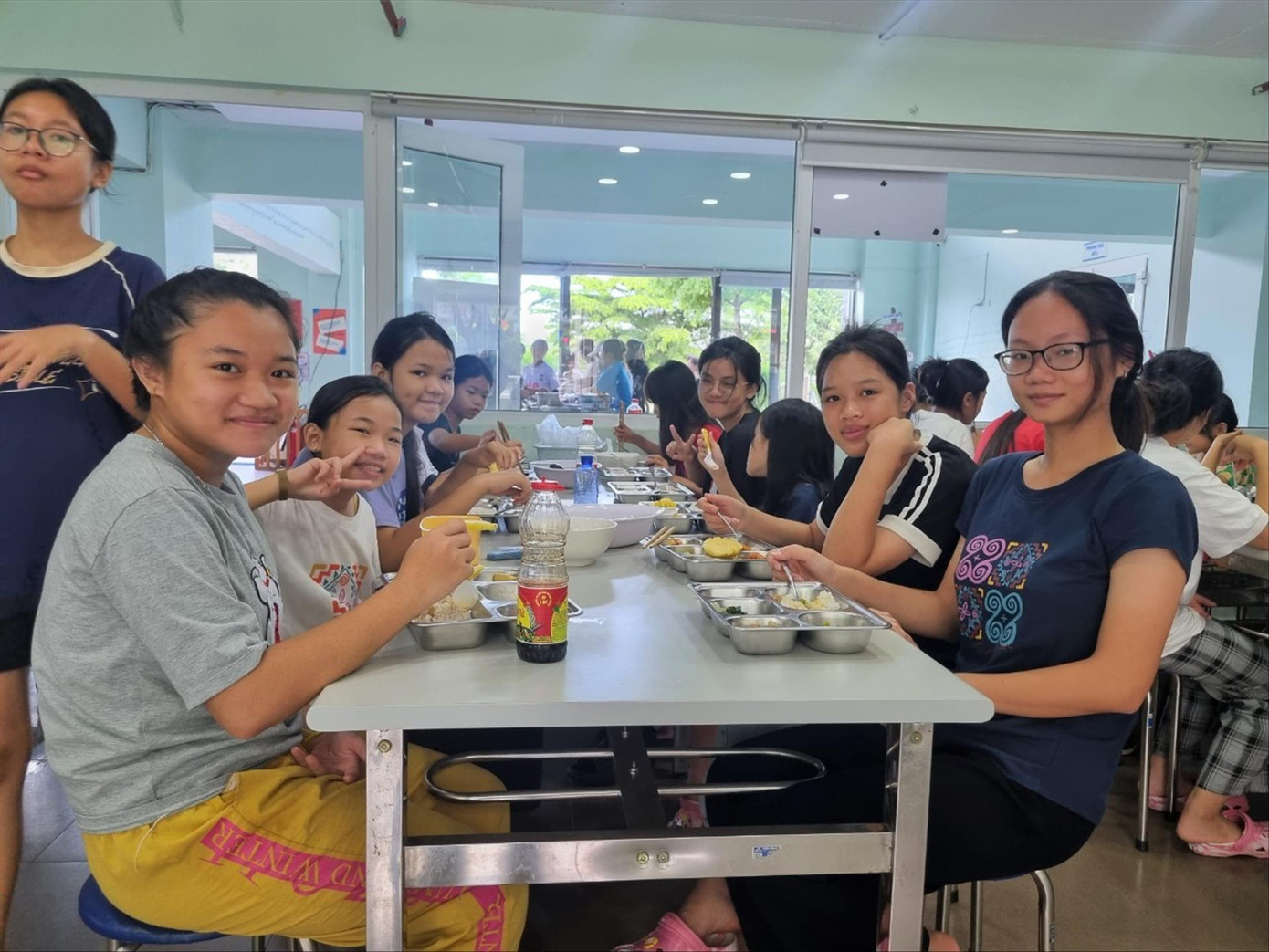 Ngôi trường là mái nhà nuôi dưỡng, dạy dỗ các em trong hành trình lớn lên Ảnh: Thanh Trần Ngôi trường là mái nhà nuôi dưỡng, dạy dỗ các em trong hành trình lớn lên Ảnh: Thanh Trần