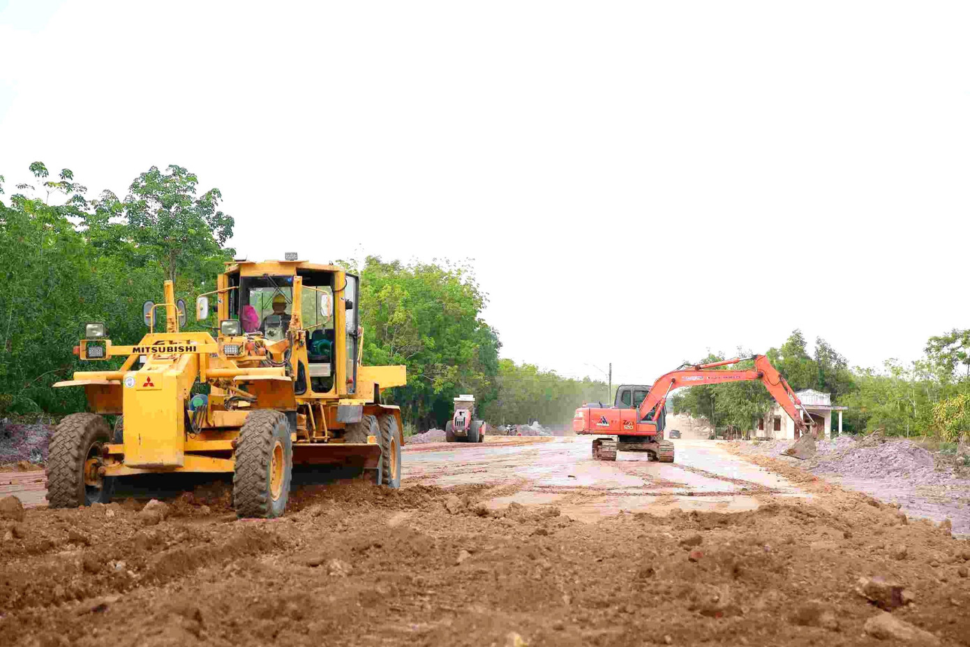 Những ngày này, công nhân tích cực thi công đường Hồ Chí Minh đoạn Chơn Thành - Đức Hòa Những ngày này, công nhân tích cực thi công đường Hồ Chí Minh đoạn Chơn Thành - Đức Hòa