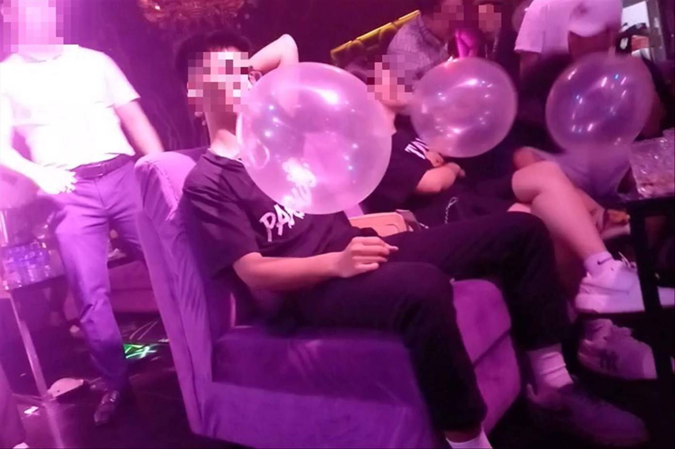 Hình ảnh ghi nhận trong quán Lido Lounge