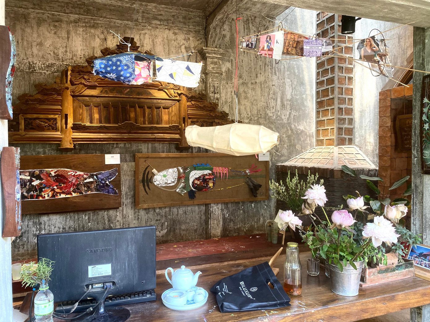 Không gian trưng bày các vật liệu tái chế mô phỏng hình tượng mõ cá gỗ tại Đoài Creative