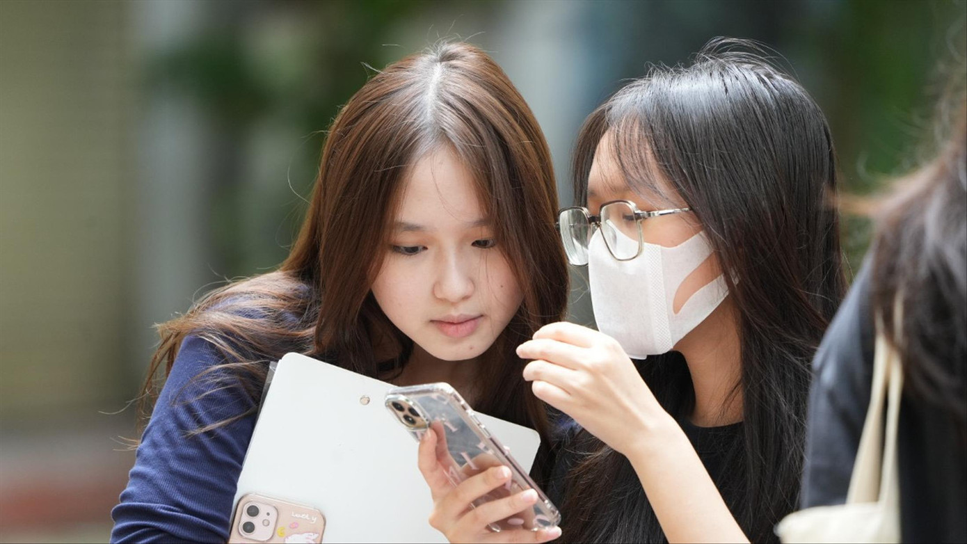 Thí sinh Hà Nội trong ngày làm thủ tục dự thi ảnh: Hoàng Mạnh Thắng