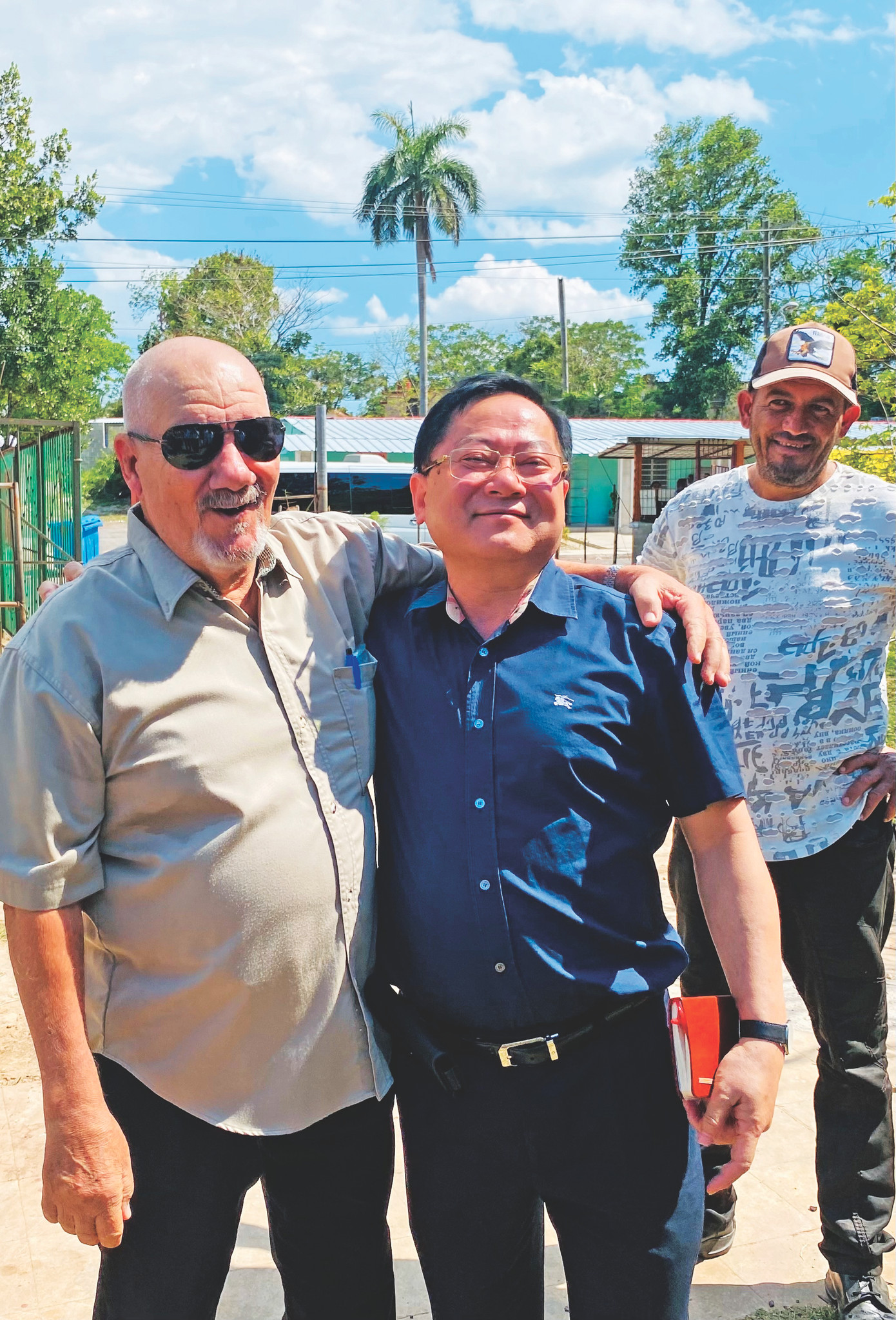 Chú Jose Alberty và tác giả Chú Jose Alberty và tác giả