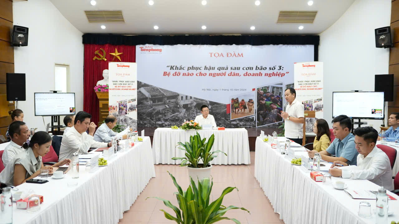 Toàn cảnh tọa đàm Khắc phục hậu quả sau cơn bão số 3: Bệ đỡ nào cho người dân, doanh nghiệp Toàn cảnh tọa đàm Khắc phục hậu quả sau cơn bão số 3: Bệ đỡ nào cho người dân, doanh nghiệp