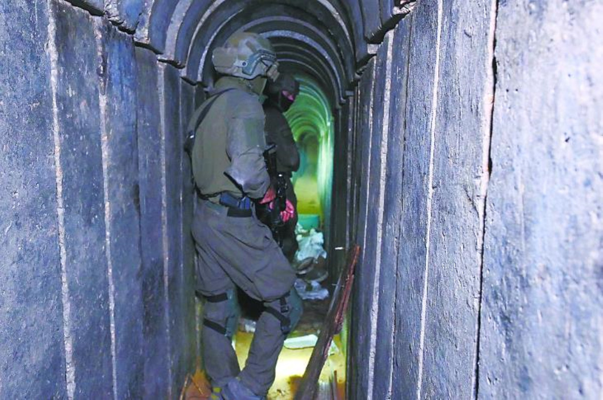 Bên trong một đường hầm của Hamas. Bên trong một đường hầm của Hamas.