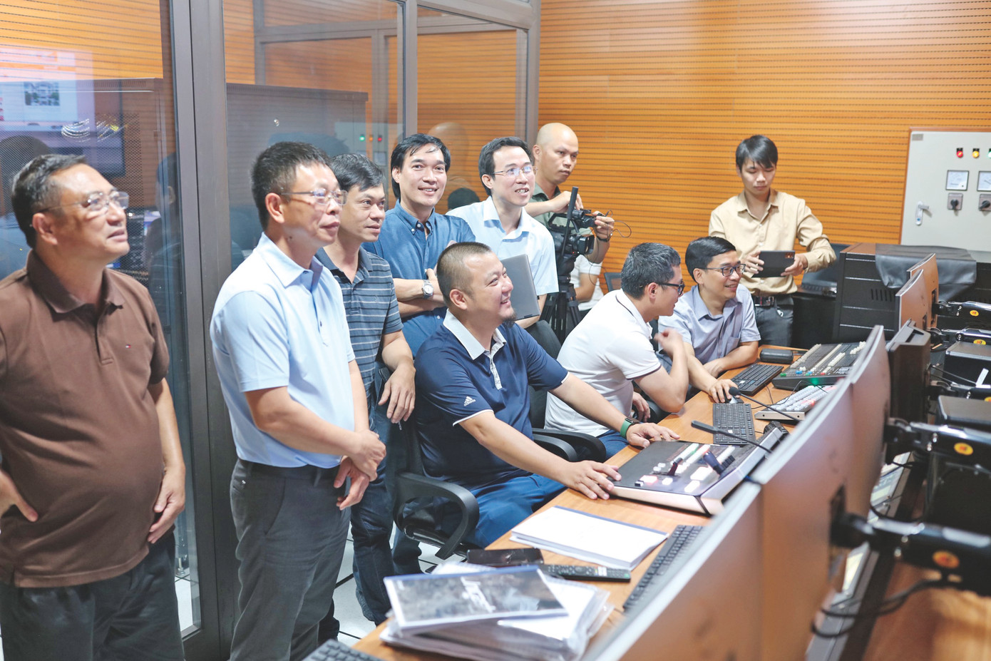 Đưa vào vận hành trường quay báo Tiền Phong.