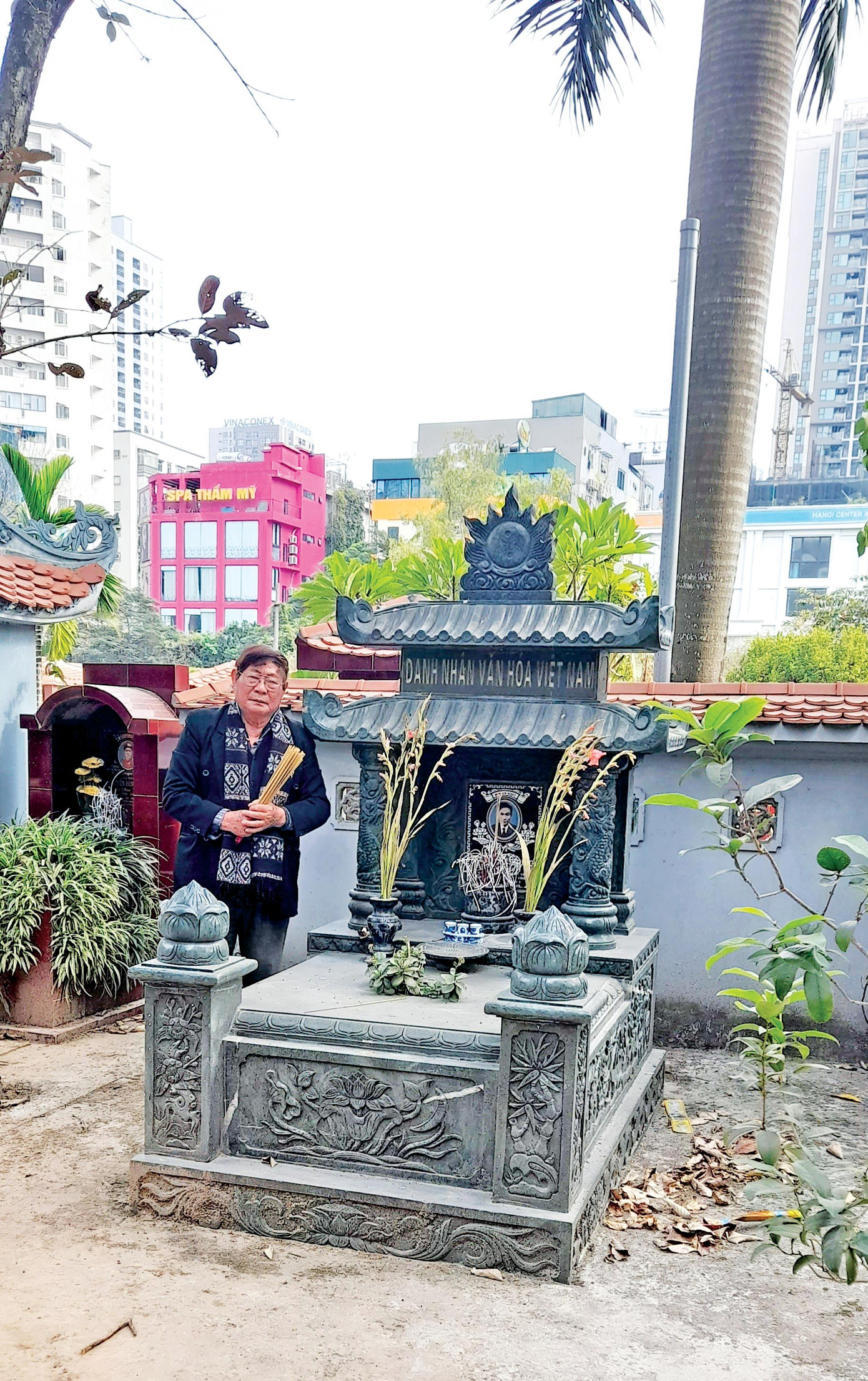 Trước mộ thầy tôi