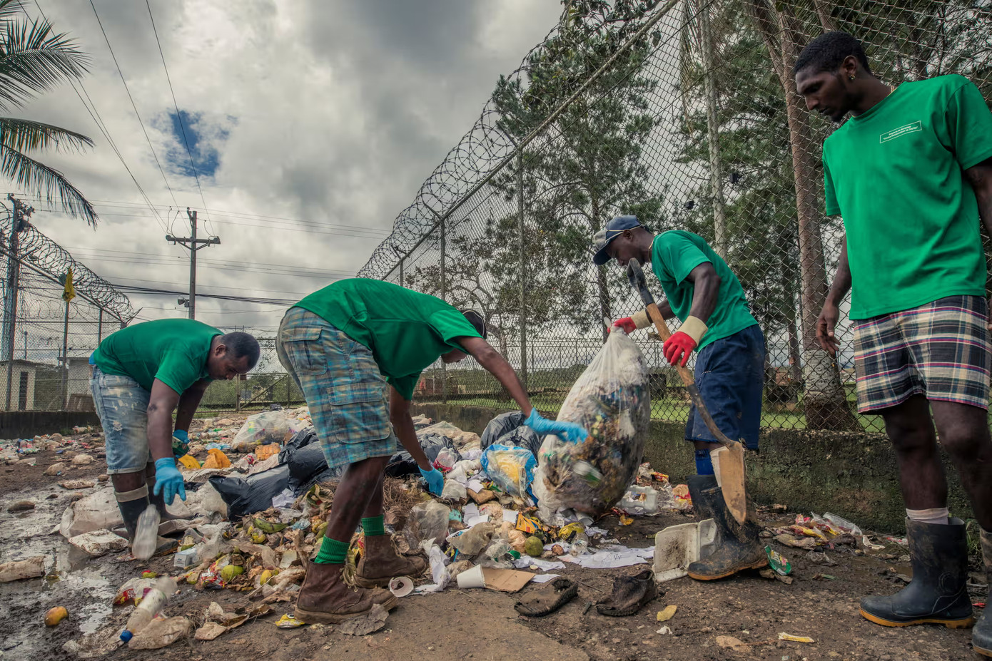 Mười năm sau khi được triển khai, 500 tù nhân đã tham gia EcoSólido và 80% rác thải của nhà tù được tái chế.