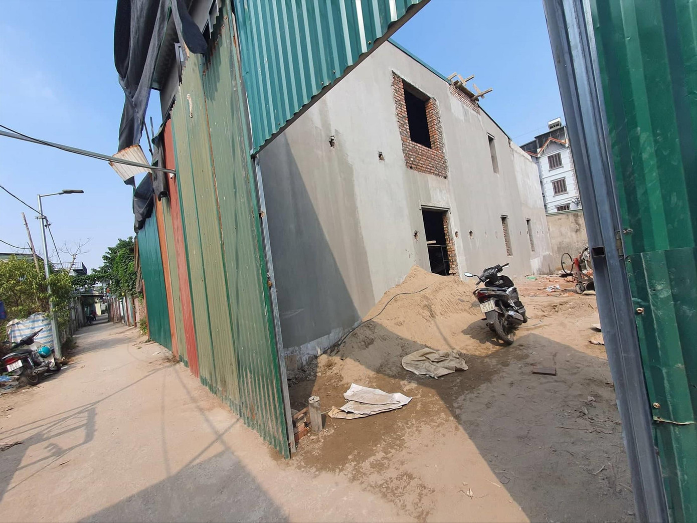 Một công trình xây dựng trái phép trên đất nông nghiệp tại quận Tây Hồ