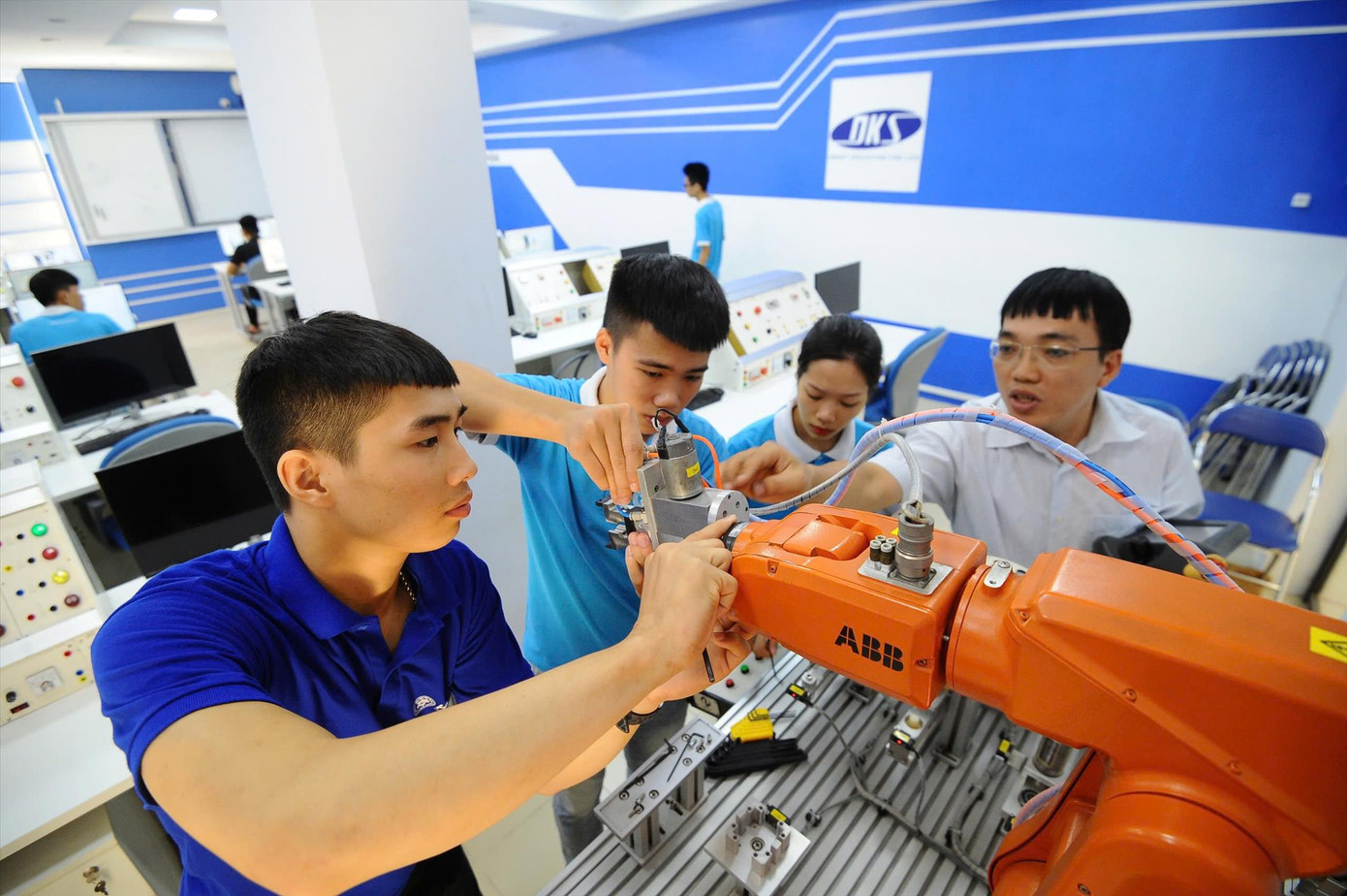 Thanh niên giữ vai trò tiên phong trong phát triển khoa học – công nghệ, đổi mới sáng tạo và chuyển đổi số quốc gia. Ảnh: Dương Triều Thanh niên giữ vai trò tiên phong trong phát triển khoa học – công nghệ, đổi mới sáng tạo và chuyển đổi số quốc gia. Ảnh: Dương Triều