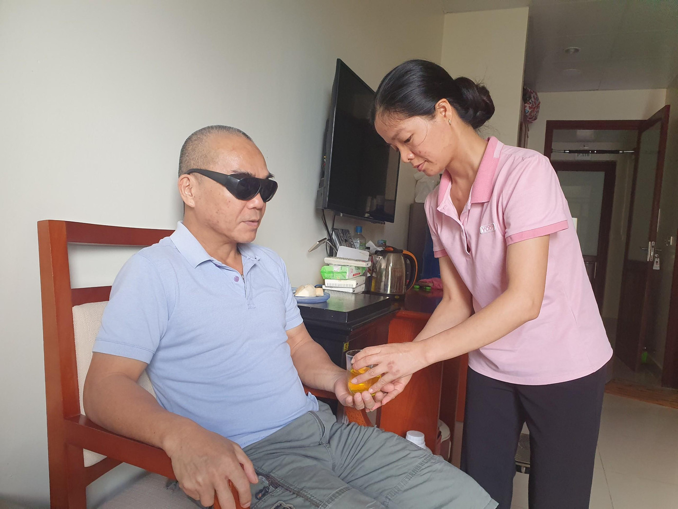 Vợ chồng thương binh Nguyễn Văn Quang Vợ chồng thương binh Nguyễn Văn Quang