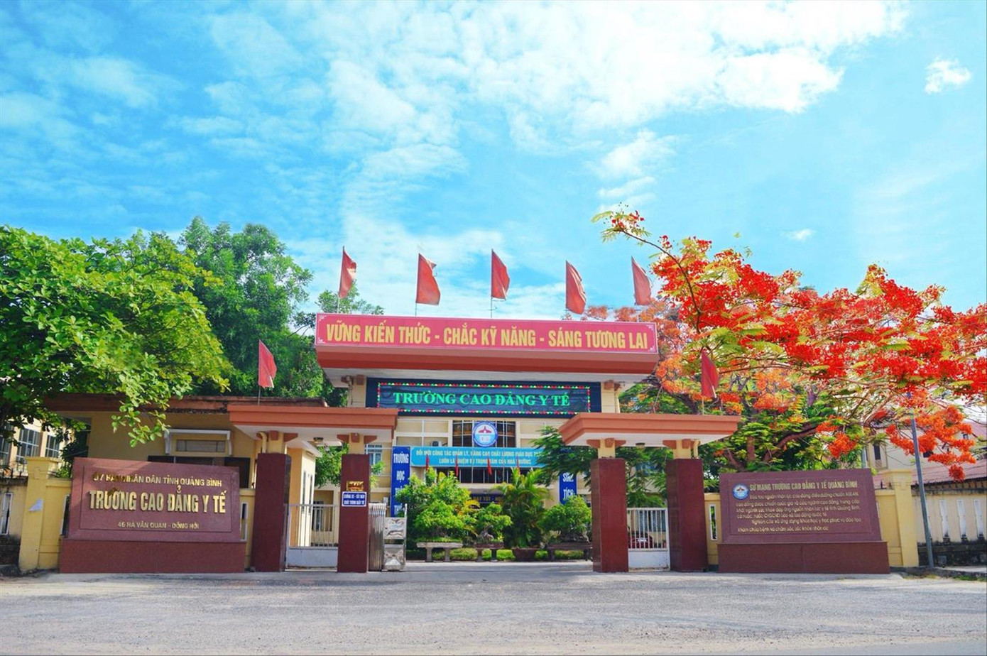 Trường Cao đẳng Y tế Quảng Bình, nơi để xảy ra nhiều lùm xùm trong thời gian dài Trường Cao đẳng Y tế Quảng Bình, nơi để xảy ra nhiều lùm xùm trong thời gian dài