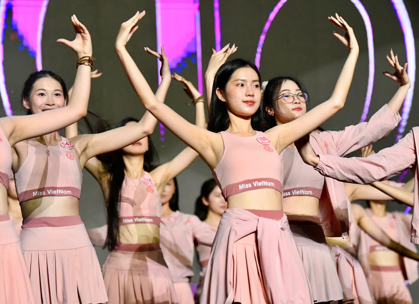 Thí sinh Hoa hậu Việt Nam 2024 học múa sẵn sàng cho đêm Chung khảo ẢNH: TRỌNG TÀI Thí sinh Hoa hậu Việt Nam 2024 học múa sẵn sàng cho đêm Chung khảo ẢNH: TRỌNG TÀI
