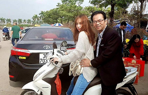 Bức ảnh gốc của cha con NSND Trần Nhượng Bức ảnh gốc của cha con NSND Trần Nhượng